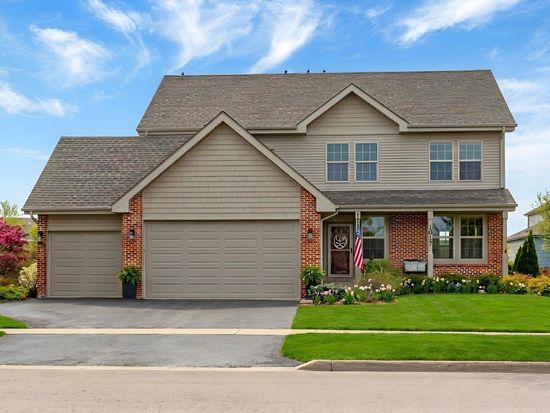 1917 Constitution St, Sycamore, IL 60178