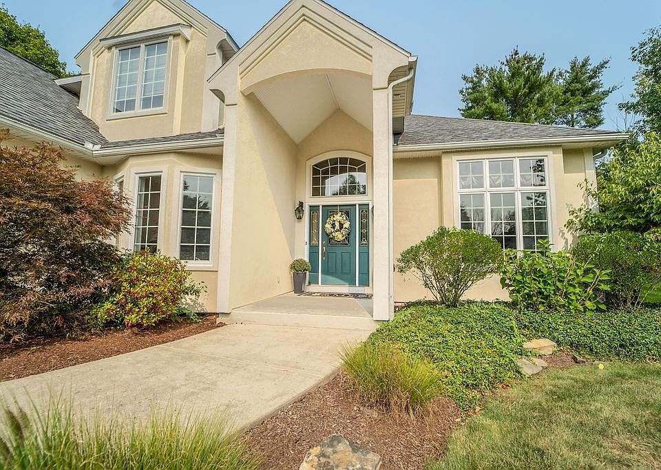 1st image of 957 Dante Dr