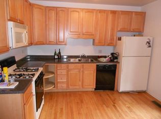 1017 W Dakin St APT 1W, Chicago, IL 60613