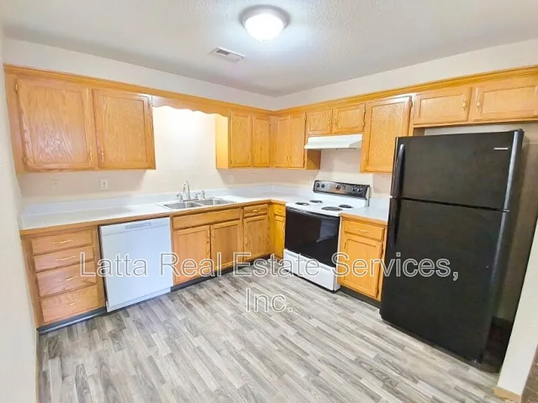 715 W 26th St #B — Photo 7