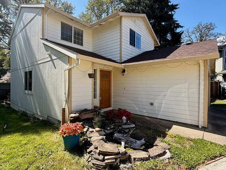 1307 SE 61st Pl — Photo 1