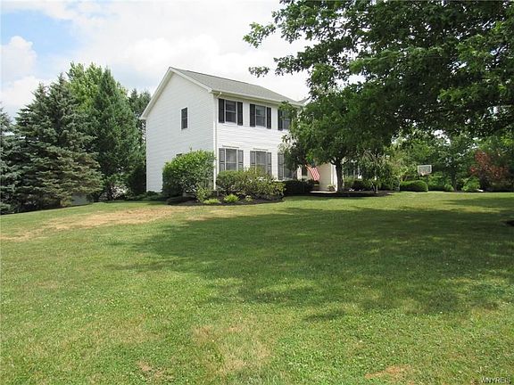 4th image of 75 Midway Dr