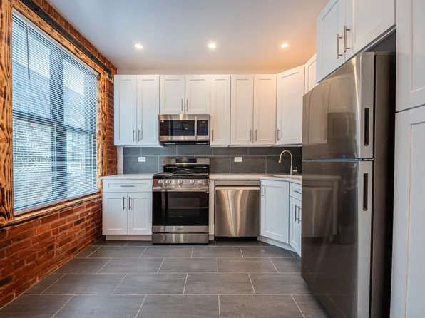 212 East Tremont Avenue image 6 of 22