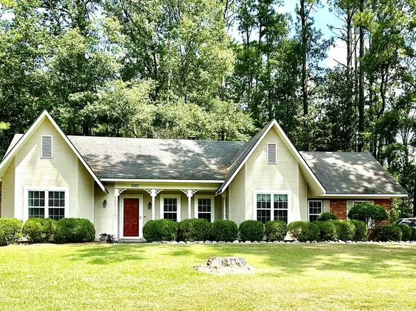 1027 Tannahill St, Wesson, MS 39191