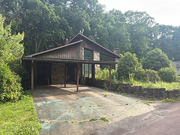 3rd image of 672 Glade Rd