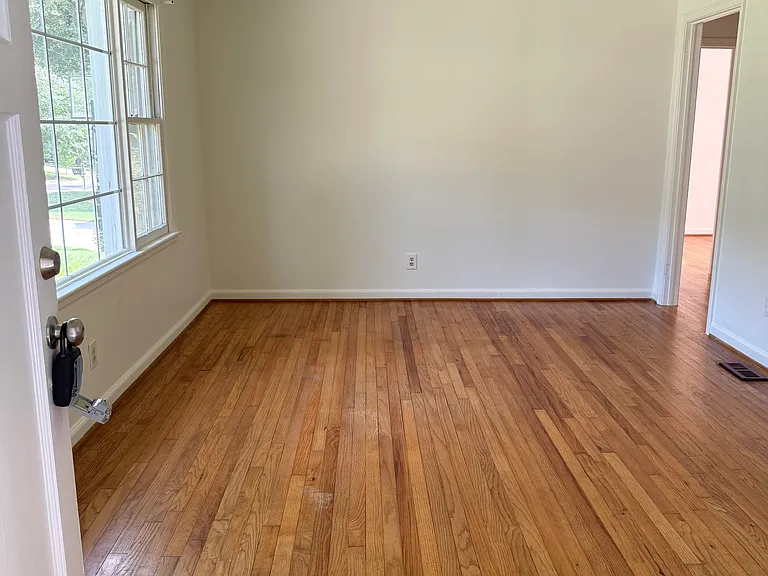 1177 Edie Ave SE — Photo 4