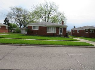 24932 Cubberness St, Saint Clair Shores, MI