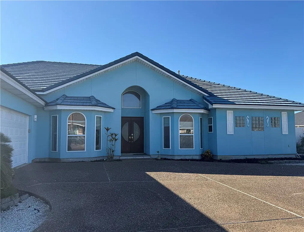 3 bed, 2.5 bath, 2540 sqft, $4,000 — Photo 2