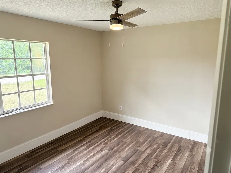 18511 Blair Ave — Photo 12