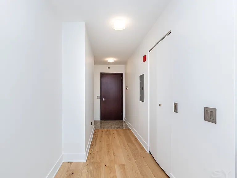 33 W Ontario St #31D — Photo 3