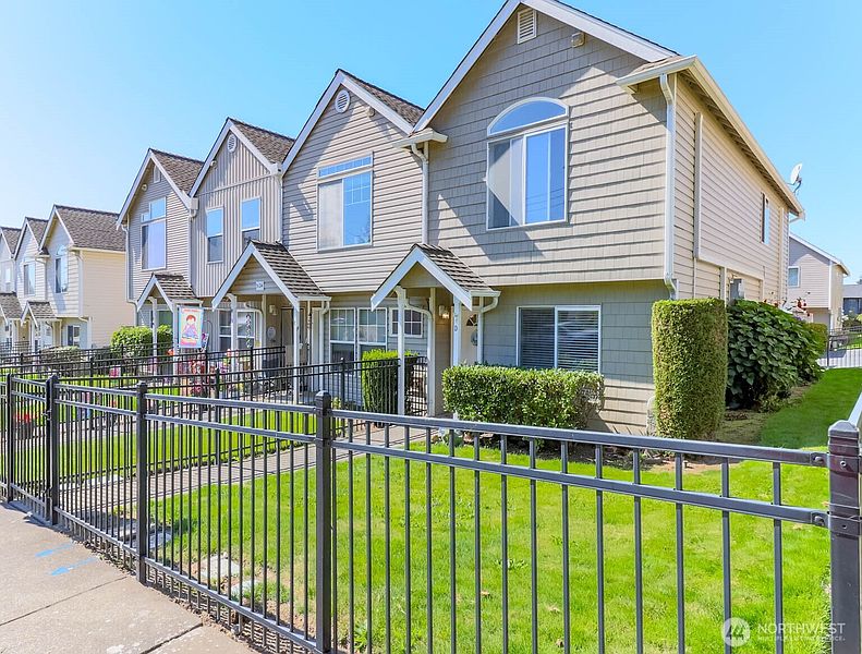 4th image of 5124 Browns Point Blvd, #D