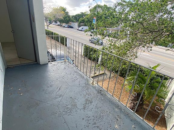 5th image of 3100 W Flagler St #2B