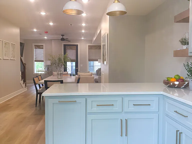 512 Mobile St — Photo 3