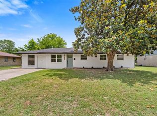 811 Sherman St, Springdale, AR 72764