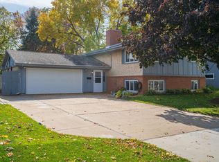 1032 Washington St, Anoka, MN 55303