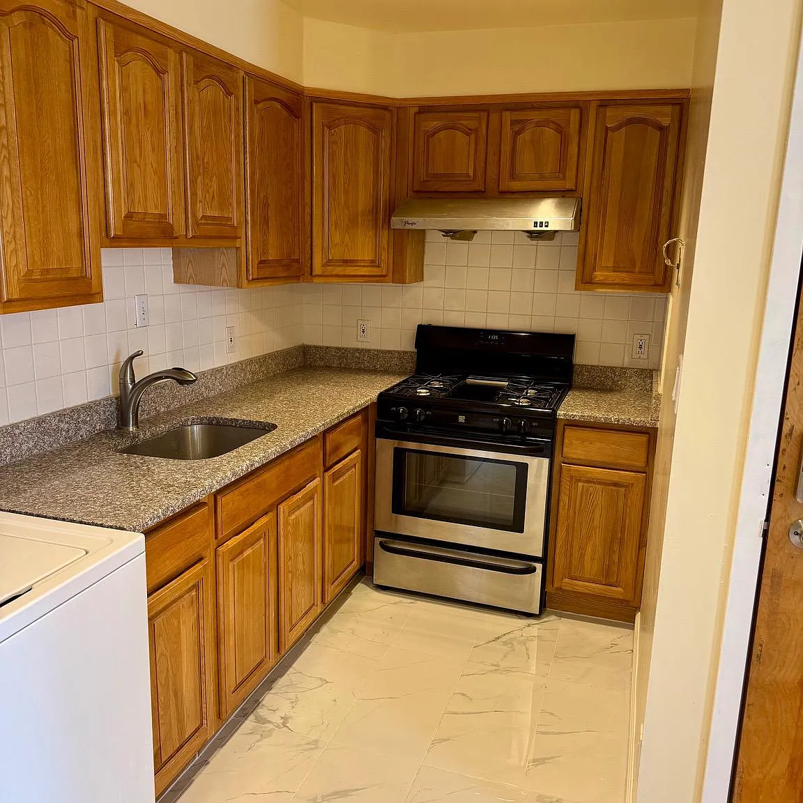 1 bed, 600 sqft, $1,500 — Photo 2
