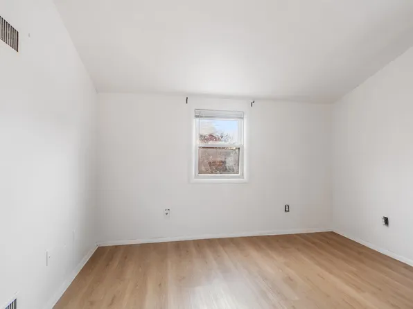 689 2nd Street image 3 of 22