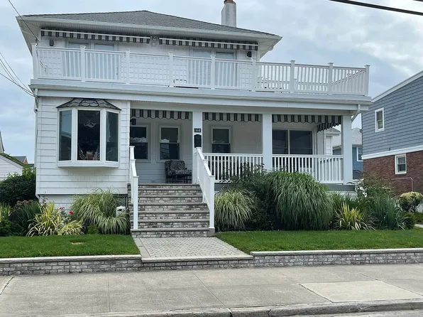 152 Beach 132 St, Rockaway Park, NY 11694