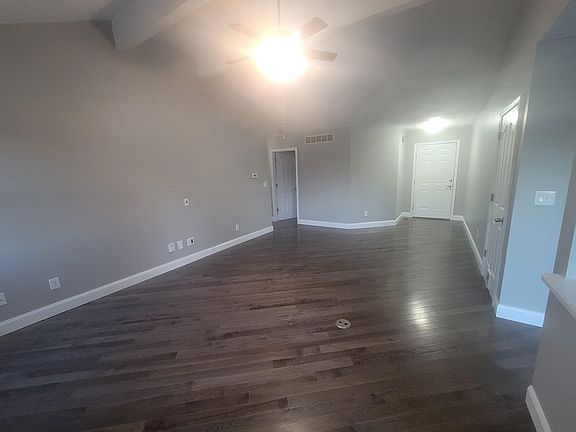 3rd image of 220 Southbrook Dr