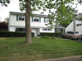 13 Stoneybrook Dr, Old Bridge, NJ 08857