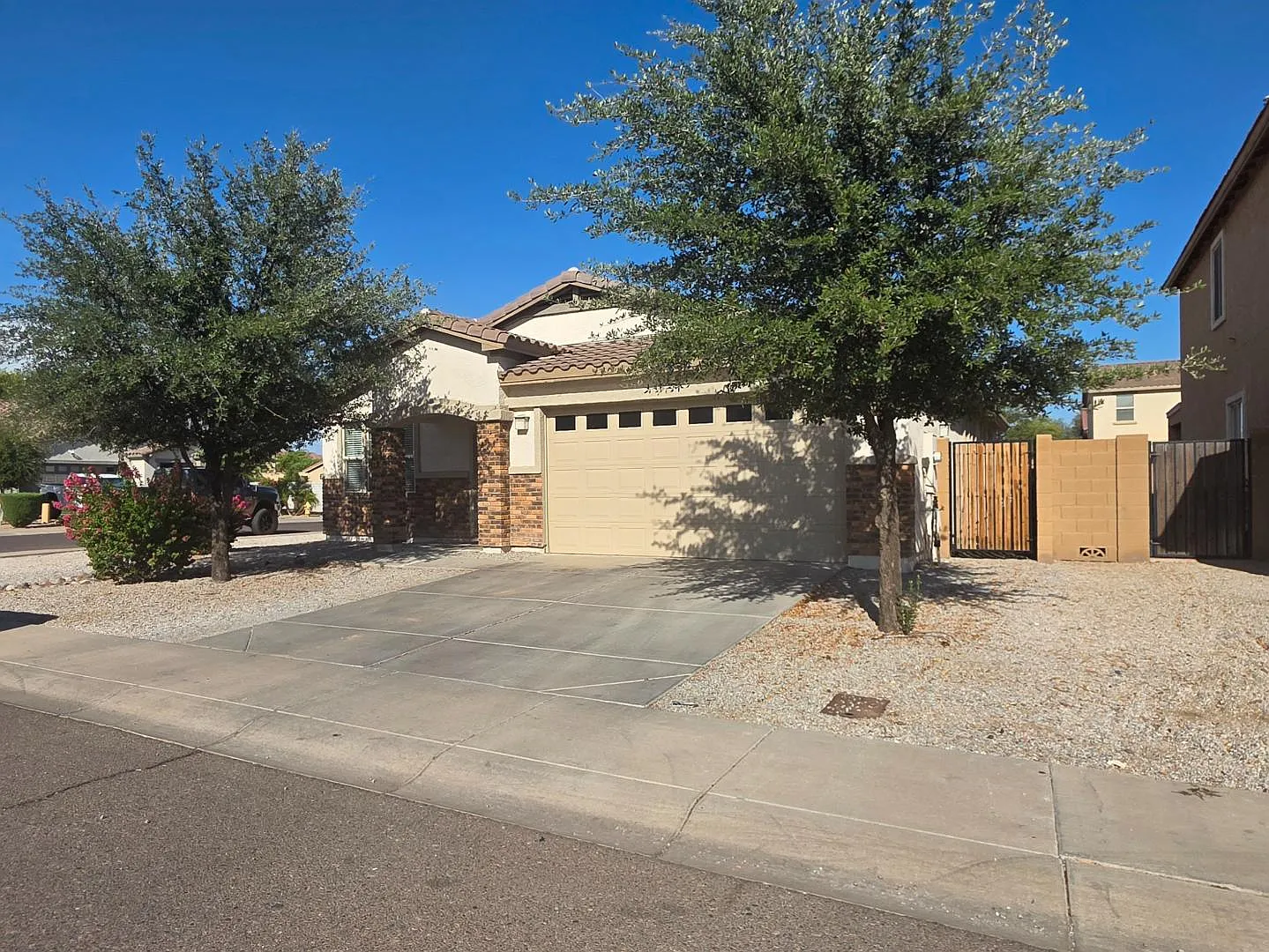 6903 W Carson — Photo 2