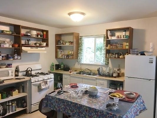 2nd image of 16-2131 Kuhio Dr