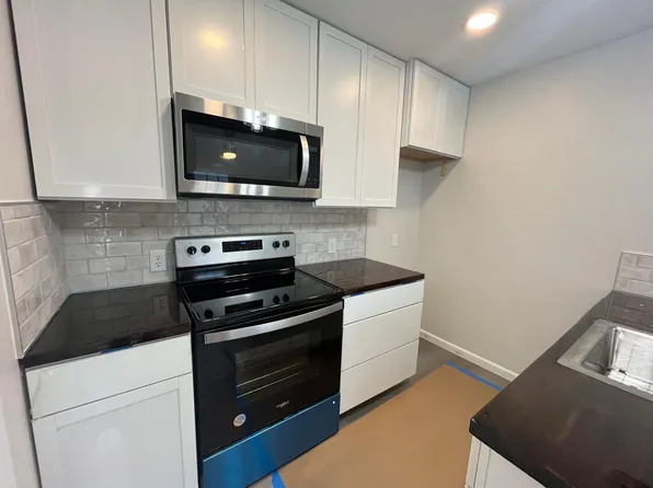 216 N Wolfe St, Muncie, IN 47305