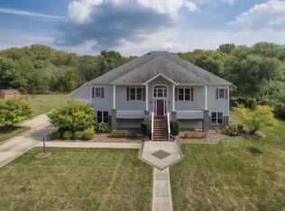 2408 Appaloosa Ln, Mahomet, IL 61853