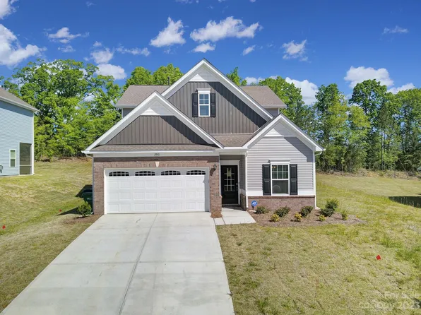 2910 Parkwest Dr, Albemarle, NC 28001