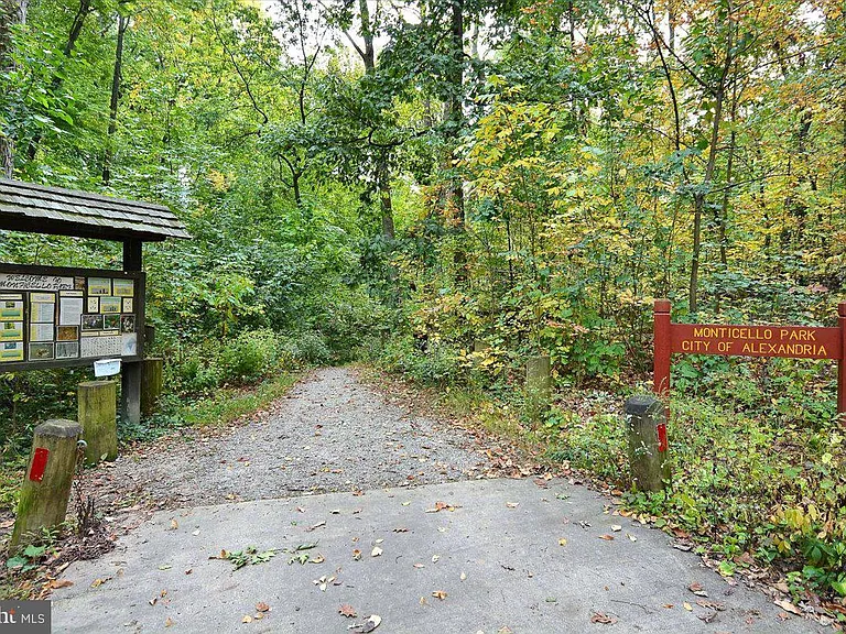 3201 Circle Hill Rd — Photo 30
