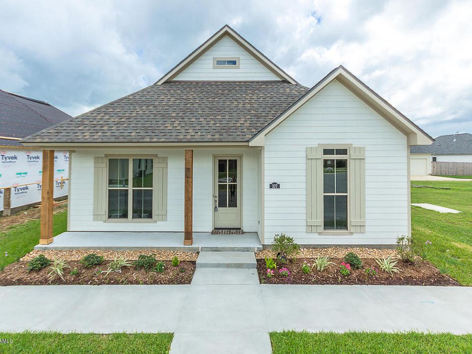1st image of 107 Parker Ln