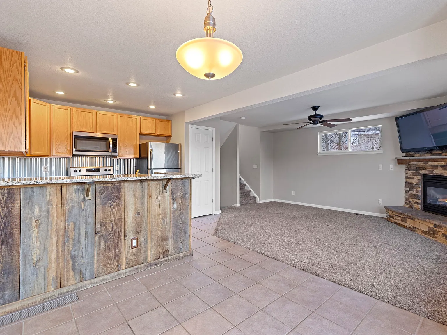 596 Meadow Wood Cir — Photo 4