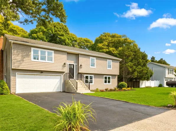 7 Sinnickson Road, Center Moriches, NY 11934