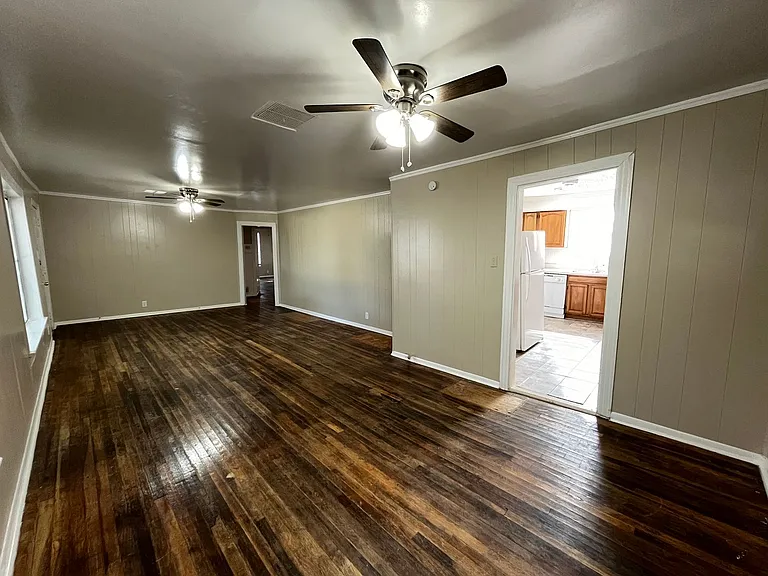 800 Audra Ln — Photo 35