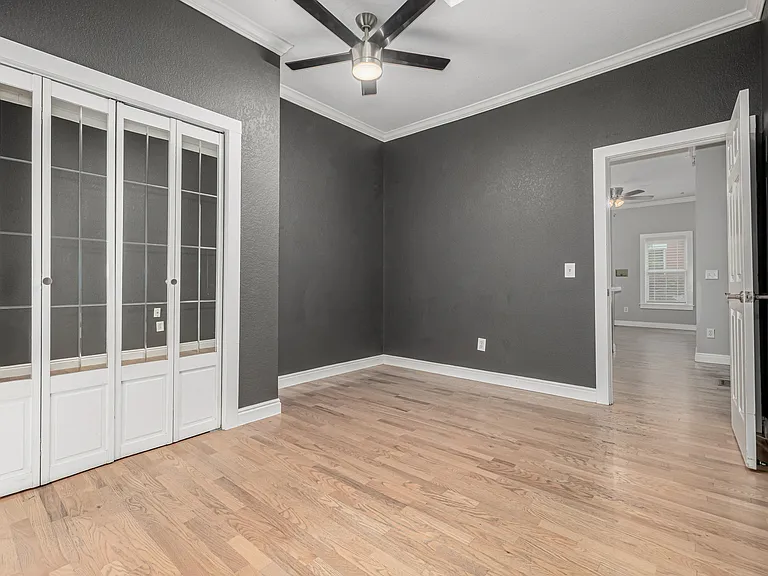 2482 W Argyle Pl — Photo 13