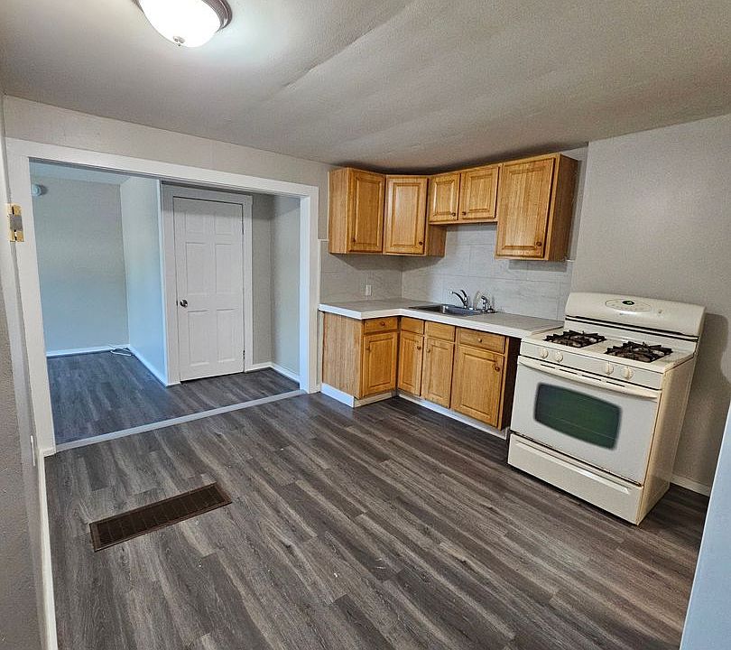 1st image of 61-71.5 Pine St