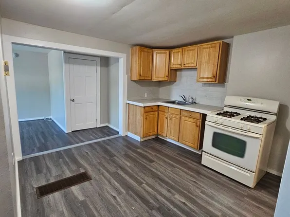 61-71.5 Pine St, Nashua, NH 03060