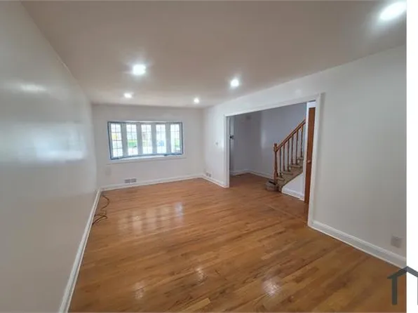 23-07 Camp Rd #2, Far Rockaway, NY 11691