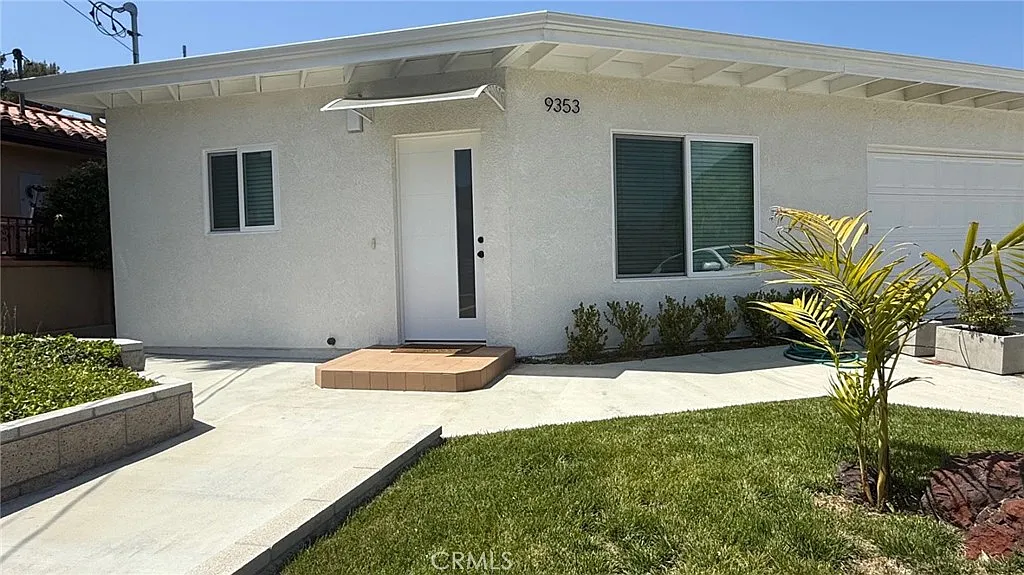 Building Photo - 9343 Crystal View Dr