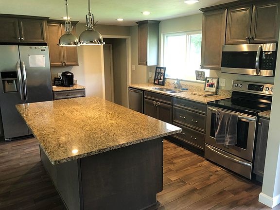 3rd image of 1510 Delynn Dr