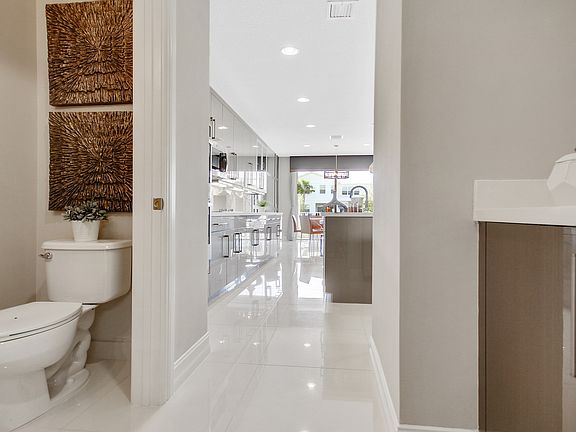 Stylish powder drop zone