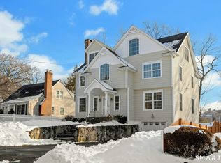 9 Knollwood Road, Norwalk, CT 06854