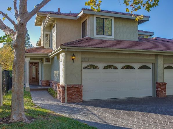 29712 Strawberry Hill Dr