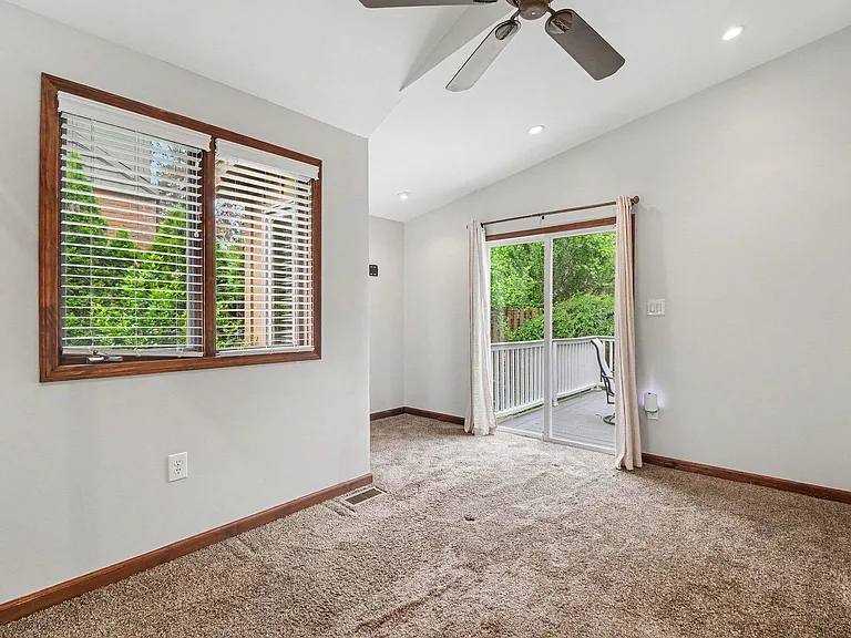 418 Austin Ave — Photo 28