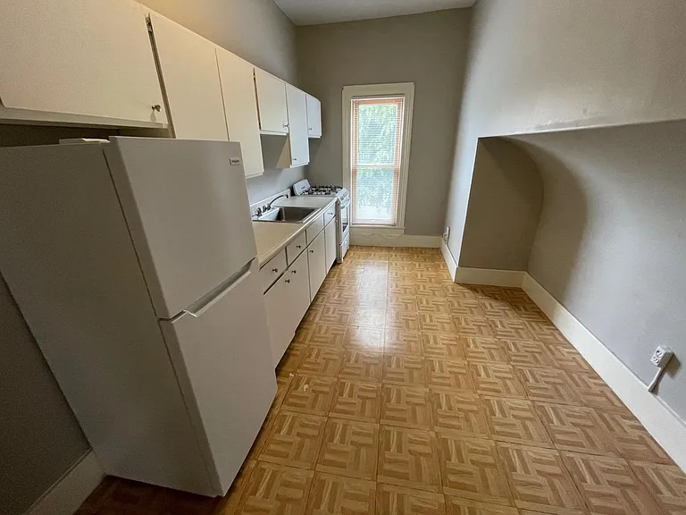 49 Vick Park #A — Photo 4