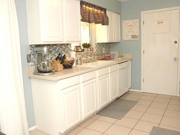 5th image of 6231 Christina Ct