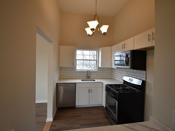 5th image of 13 Lexington Hl Unit 3