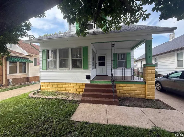 1209 E Gift Ave, Peoria, IL 61603