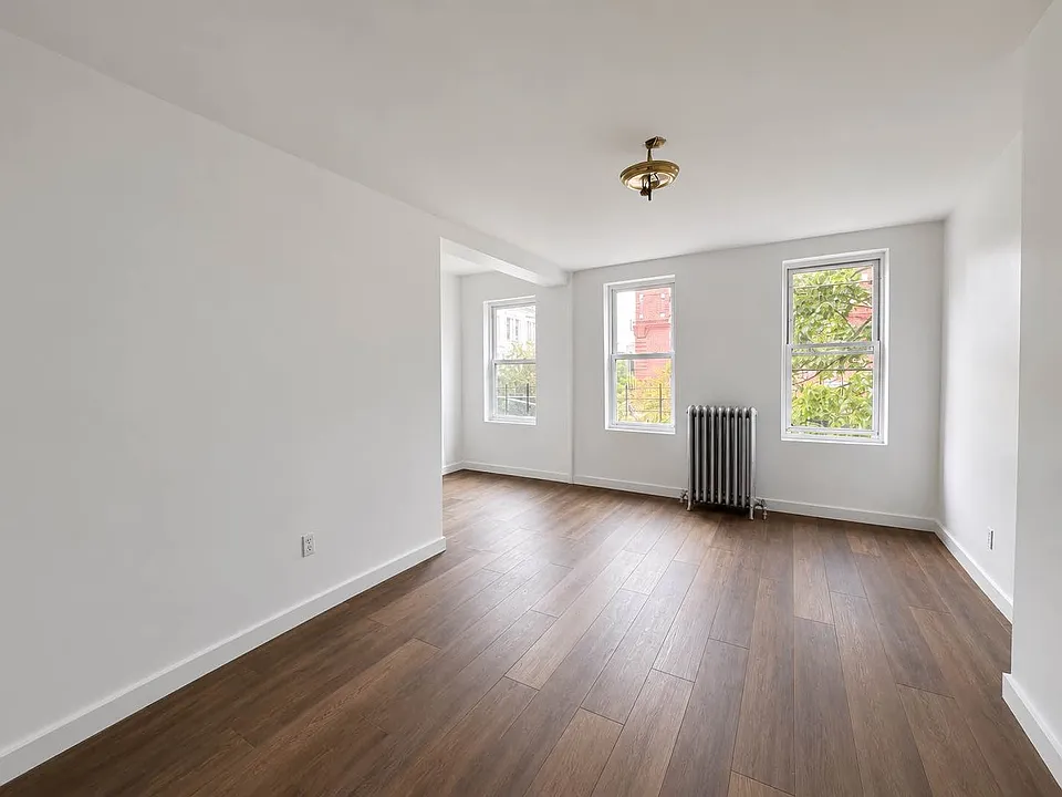 67A Lewis Ave #2