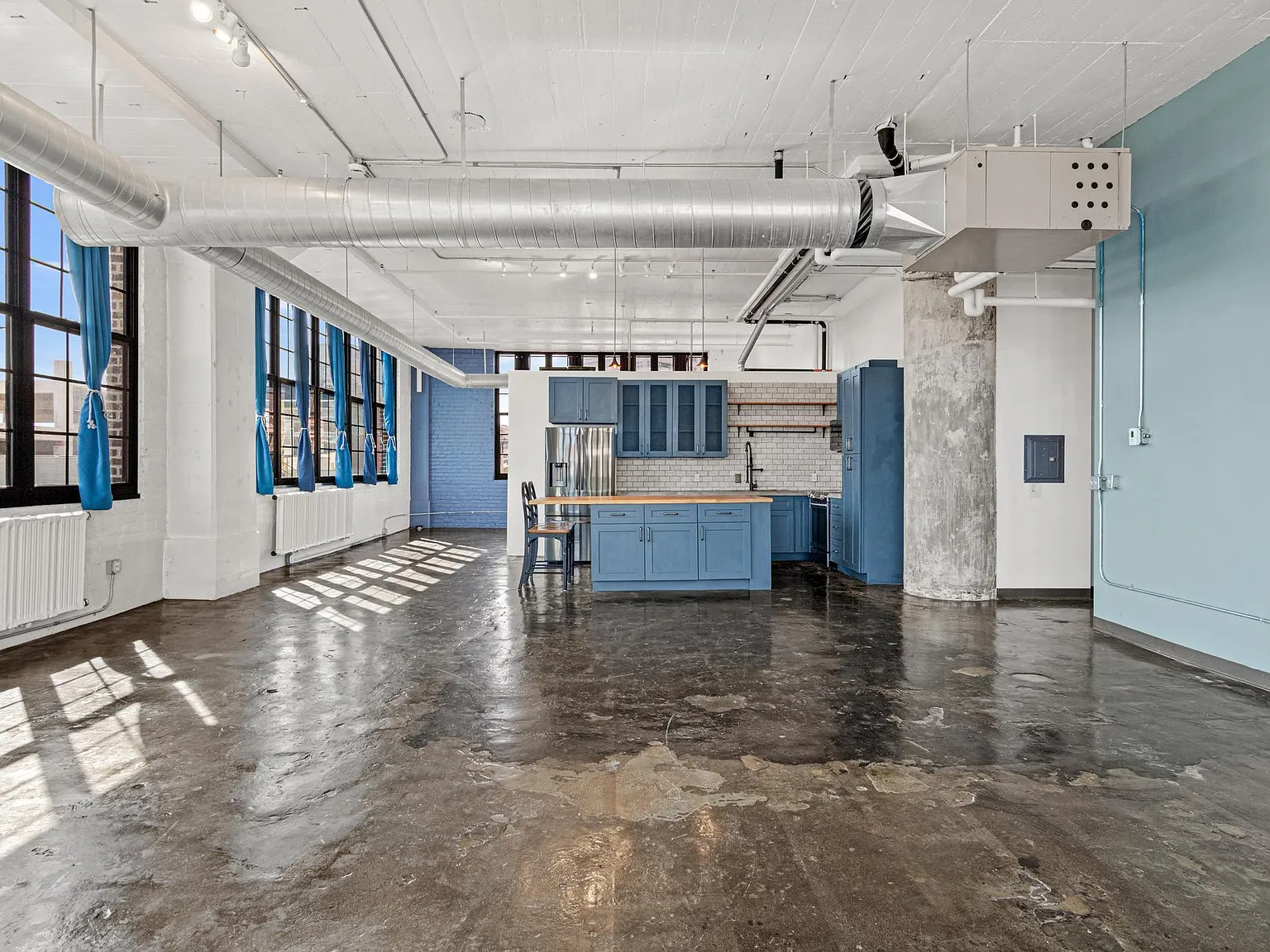 1 bed, 1.0 bath, 1392 sqft, $2,200 — Photo 3